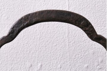 アンティーク雑貨　昭和初期　南部鉄器　天祐堂　梅の図　古い鉄瓶(鉄ビン、茶道具)(R-041132)