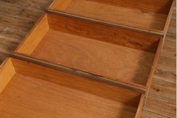 ヴィンテージ家具　ヨーロッパビンテージ　輸入家具　象嵌と挽き物細工が目を引くライティングビューロー(簿記机、在宅ワーク、在宅用ワークデスク、机、在宅ワーク、在宅用引き出し)(R-041133)