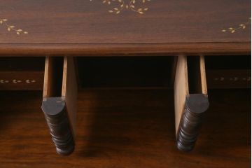ヴィンテージ家具　ヨーロッパビンテージ　輸入家具　象嵌と挽き物細工が目を引くライティングビューロー(簿記机、在宅ワーク、在宅用ワークデスク、机、在宅ワーク、在宅用引き出し)(R-041133)