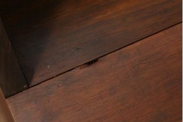 ヴィンテージ家具　ヨーロッパビンテージ　輸入家具　象嵌と挽き物細工が目を引くライティングビューロー(簿記机、在宅ワーク、在宅用ワークデスク、机、在宅ワーク、在宅用引き出し)(R-041133)