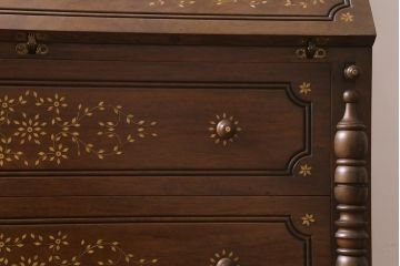 ヴィンテージ家具　ヨーロッパビンテージ　輸入家具　象嵌と挽き物細工が目を引くライティングビューロー(簿記机、在宅ワーク、在宅用ワークデスク、机、在宅ワーク、在宅用引き出し)(R-041133)