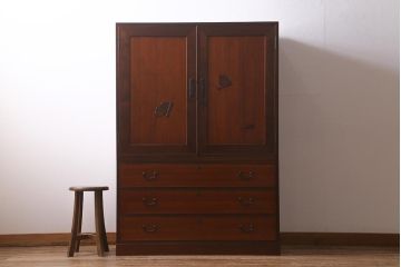 中古　国産　工芸家具　高級品　総無垢材　桐材・桑材　衣装盆付き　品のある佇まいが魅力の衣装箪笥(和タンス、洋服タンス、桐箪笥、桐たんす)(R-041135)