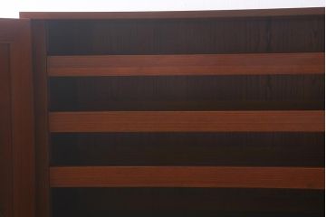 中古　国産　工芸家具　高級品　総無垢材　桐材・桑材　衣装盆付き　品のある佇まいが魅力の衣装箪笥(和タンス、洋服タンス、桐箪笥、桐たんす)(R-041135)