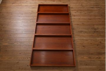中古　国産　工芸家具　高級品　総無垢材　桐材・桑材　衣装盆付き　品のある佇まいが魅力の衣装箪笥(和タンス、洋服タンス、桐箪笥、桐たんす)(R-041135)