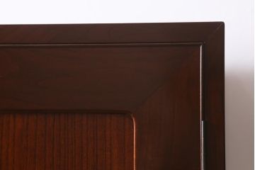 中古　国産　工芸家具　高級品　総無垢材　桐材・桑材　衣装盆付き　品のある佇まいが魅力の衣装箪笥(和タンス、洋服タンス、桐箪笥、桐たんす)(R-041135)