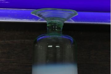 アンティーク雑貨　レトロ雑貨　大正期　棗型(なつめ形)　三色氷コップ(ウランガラス、グラス、和ガラス)(R-041142)