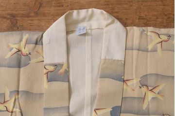 アンティーク着物　霞に鳥　錦紗縮緬襦袢(古布着物)(R-041145)