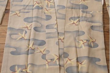 アンティーク着物　霞に鳥　錦紗縮緬襦袢(古布着物)(R-041145)