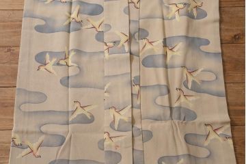 アンティーク着物　霞に鳥　錦紗縮緬襦袢(古布着物)(R-041145)