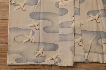 アンティーク着物　霞に鳥　錦紗縮緬襦袢(古布着物)(R-041145)