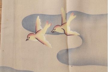 アンティーク着物　霞に鳥　錦紗縮緬襦袢(古布着物)(R-041145)