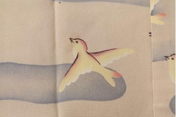 アンティーク着物　霞に鳥　錦紗縮緬襦袢(古布着物)(R-041145)