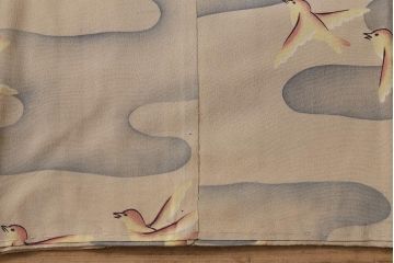 アンティーク着物　霞に鳥　錦紗縮緬襦袢(古布着物)(R-041145)