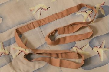 アンティーク着物　霞に鳥　錦紗縮緬襦袢(古布着物)(R-041145)