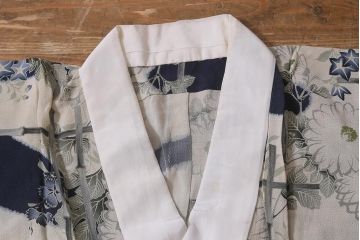 アンティーク着物　秋草の図　縮緬襦袢(古布着物)(R-041146)