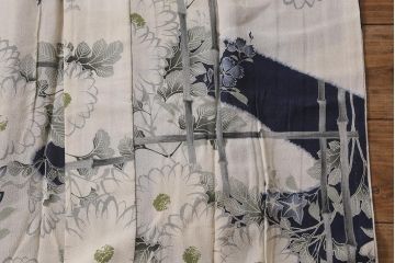 アンティーク着物　秋草の図　縮緬襦袢(古布着物)(R-041146)