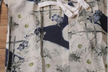 アンティーク着物　秋草の図　縮緬襦袢(古布着物)(R-041146)