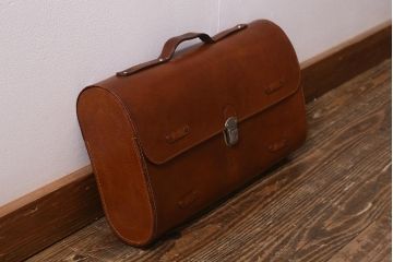 ヴィンテージ雑貨　HINOMOTO(日乃本錠前)　NO.46　本革　日本製のレザーバッグ(ドクターバッグ、スクールバッグ、ビジネスバッグ、ビンテージ)(R-041150)
