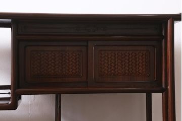 中古　国産　指物家具　三代孝幸作　紫檀(シタン)　漆塗り　職人こだわりの上質な飾り棚(茶棚、収納棚、違い棚)(R-041153)