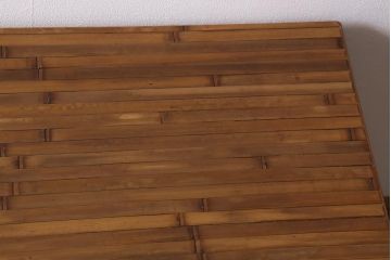 中古　梅里竹芸　キャスター付き　竹製の長椅子用テーブル&チェア(デスク、机、イス)(R-041155)