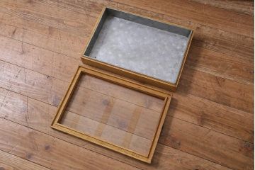 アンティーク雑貨　昭和レトロ　駄菓子屋　ブリキ　レトロな木製ショーケース(コレクションケース、ガラスケース、小物入れ、収納箱)(R-041156)