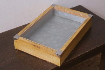 アンティーク雑貨　昭和レトロ　駄菓子屋　ブリキ　レトロな木製ショーケース(コレクションケース、ガラスケース、小物入れ、収納箱)(R-041157)