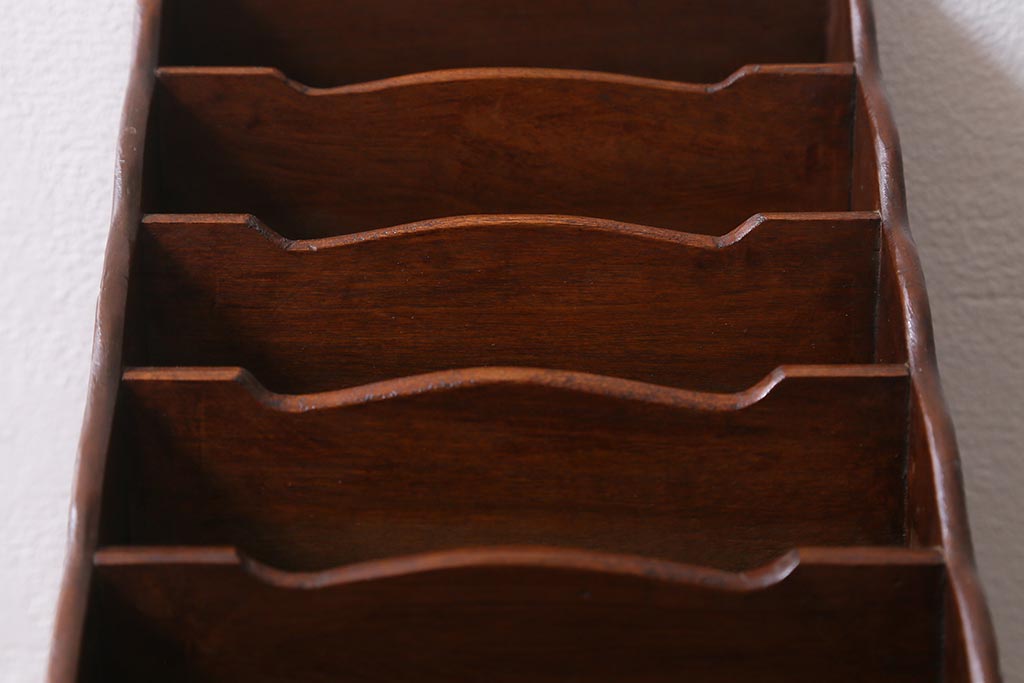 アンティーク雑貨　和製アンティーク　大正昭和初期　郵便物がすっきり収納できる木製レターラック(レターケース、状差し、ホルダー、卓上収納)(R-041160)