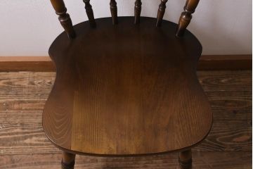 中古　飛騨産業　キツツキ　穂高シリーズ・WINDSOR　カントリースタイルにおすすめのウィンザーチェア(椅子、ダイニングチェア、ウインザーチェア)(R-041169)