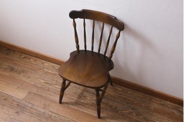 中古　飛騨産業　キツツキ　穂高シリーズ・WINDSOR　カントリースタイルにおすすめのウィンザーチェア(椅子、ダイニングチェア、ウインザーチェア)(R-041169)