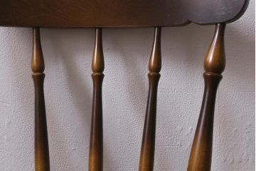 中古　飛騨産業　キツツキ　穂高シリーズ・WINDSOR　カントリースタイルにおすすめのウィンザーチェア(椅子、ダイニングチェア、ウインザーチェア)(R-041169)