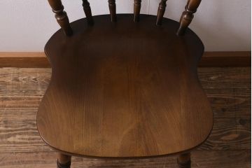 中古　飛騨産業　キツツキ　穂高シリーズ・WINDSOR　カントリースタイルにおすすめのウィンザーチェア(椅子、ダイニングチェア、ウインザーチェア)(R-041170)