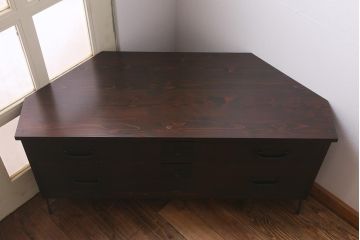 ラフジュ工房オリジナル　古金具リメイク　前板栗材　ヒノキ材　フラップダウン扉が使いやすい脚付きコーナーテレビ台(キャビネット、テレビボード、収納棚)(R-041171)
