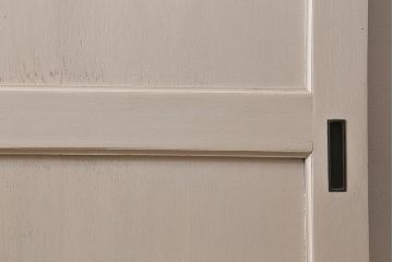 アンティーク建具　昭和中期　ナチュラルテイストにおすすめのホワイトペイントの板戸1枚(引き戸)(R-041173)