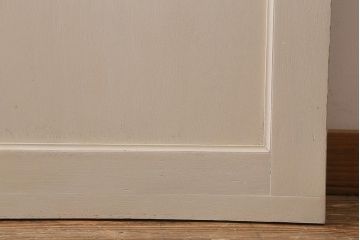 アンティーク建具　昭和中期　ナチュラルテイストにおすすめのホワイトペイントの板戸1枚(引き戸)(R-041173)