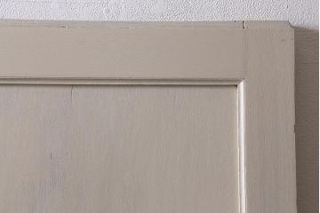 アンティーク建具　昭和中期　ナチュラルテイストにおすすめのホワイトペイントの板戸1枚(引き戸)(R-041173)