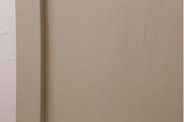 アンティーク建具　昭和中期　ナチュラルテイストにおすすめのホワイトペイントの板戸1枚(引き戸)(R-041173)