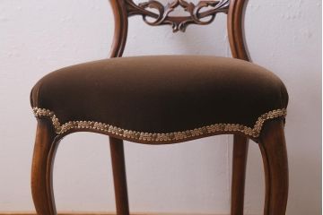 アンティーク家具　フランスアンティーク　マホガニー材　大人な雰囲気漂うシックなバルーンバックチェア(ダイニングチェア、椅子)(R-041175)