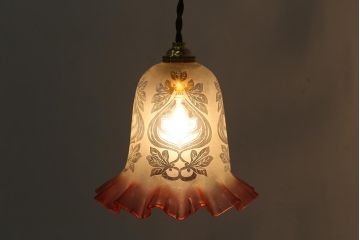 ビンテージ照明　フランスヴィンテージ　エッチングガラスとフリルシェードがおしゃれなペンダントライト(天井照明、シェード、吊り下げ照明)(R-04177)