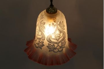 ビンテージ照明　フランスヴィンテージ　エッチングガラスとフリルシェードがおしゃれなペンダントライト(天井照明、シェード、吊り下げ照明)(R-04177)