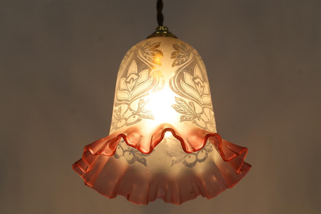 ビンテージ照明　フランスヴィンテージ　エッチングガラスとフリルシェードがおしゃれなペンダントライト(天井照明、シェード、吊り下げ照明)(R-04177)