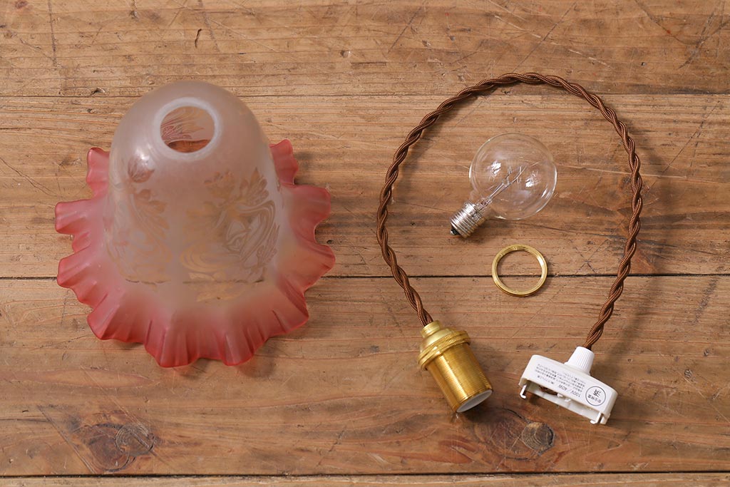 ビンテージ照明　フランスヴィンテージ　エッチングガラスとフリルシェードがおしゃれなペンダントライト(天井照明、シェード、吊り下げ照明)(R-04177)