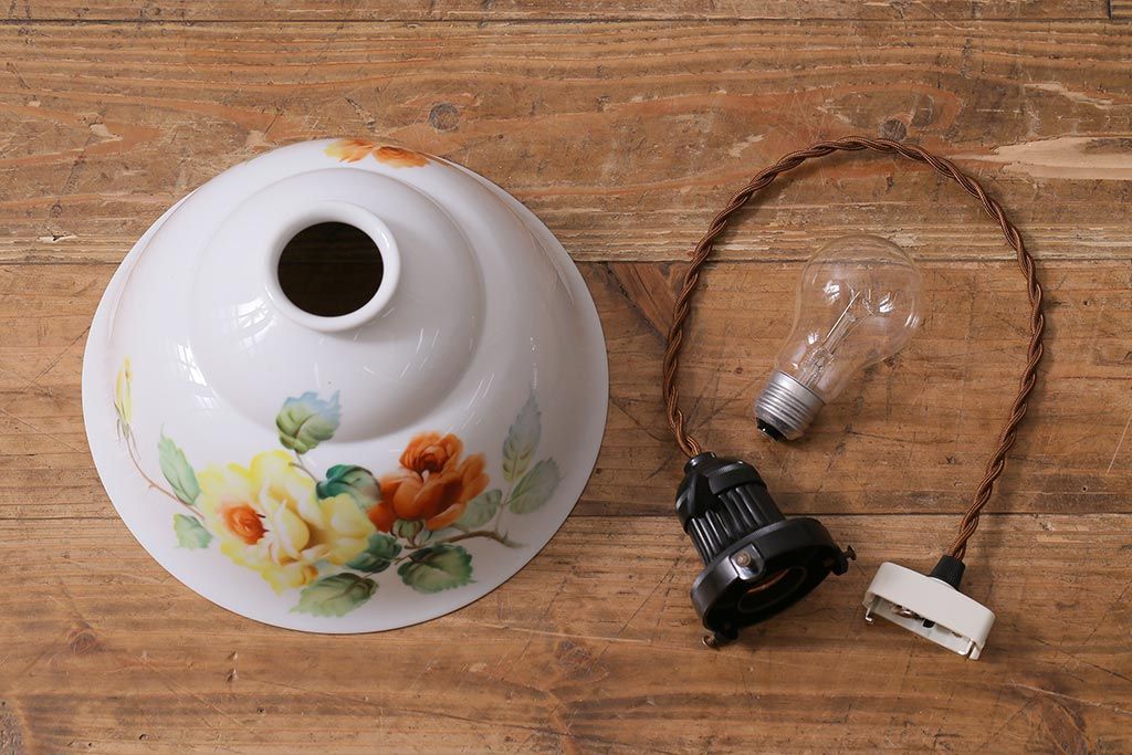 アンティーク家具　オールドノリタケ・則武(日陶)　ローズ(薔薇)　鮮やかな絵柄が目を引く電笠(天井照明、シェード)(R-041178)