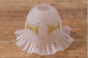 ヴィンテージ照明　イギリスビンテージ　エンボスがおしゃれなフリルシェードのペンダントライト(天井照明、シェード、吊り下げ照明)(R-04182)