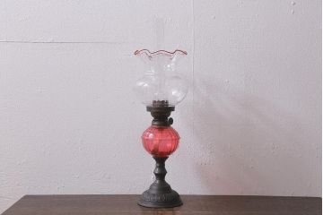 アンティーク雑貨　明治大正　グラビュール(グラヴュール)　金魚鉢型　チューリップ型　赤縁　フリルガラスのオイルランプ(洋燈、台ランプ)(R-041183)