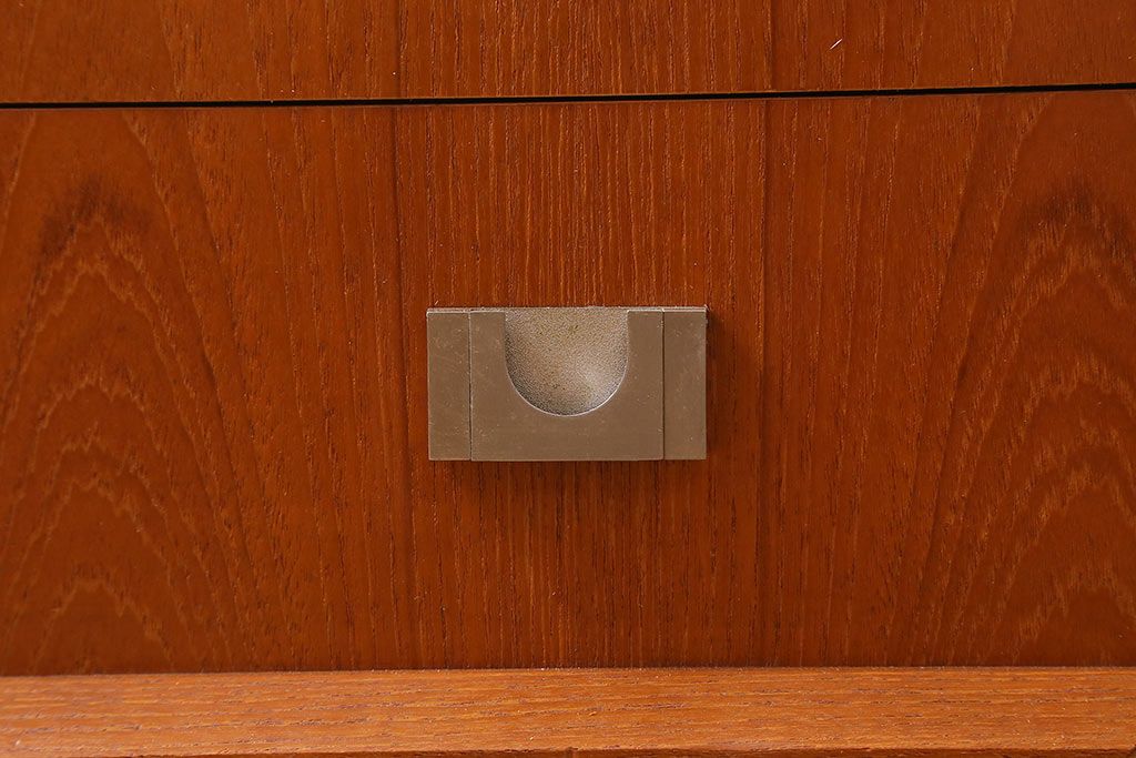 ヴィンテージ家具　日田工芸　チーク材　北欧風のデザインが素敵な縦長キャビネット(収納棚、飾り棚、ビンテージ)(R-041192)