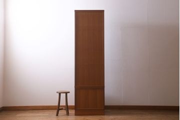 ヴィンテージ家具　日田工芸　チーク材　北欧風のデザインが素敵な縦長キャビネット(収納棚、飾り棚、ビンテージ)(R-041192)