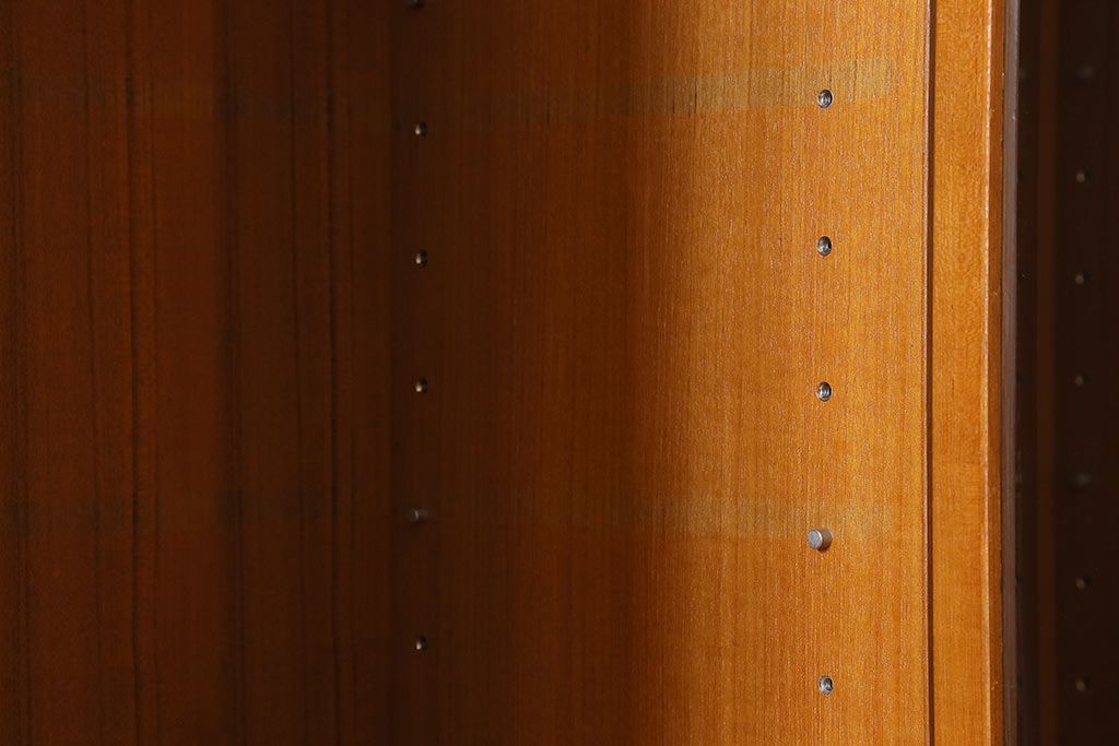 ヴィンテージ家具　日田工芸　チーク材　北欧風のデザインが素敵な大型キャビネット(リビングボード、収納棚、飾り棚、ビンテージ)(R-041193)