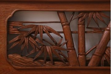 ビンテージ建具　松竹図　力強く美しい深彫りの彫刻欄間(明かり取り、明り取り)(R-041202)