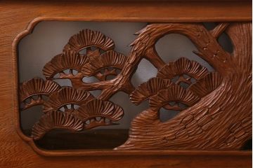 ビンテージ建具　松竹図　力強く美しい深彫りの彫刻欄間(明かり取り、明り取り)(R-041202)