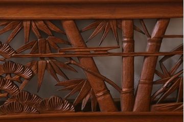 ビンテージ建具　松竹図　力強く美しい深彫りの彫刻欄間(明かり取り、明り取り)(R-041202)